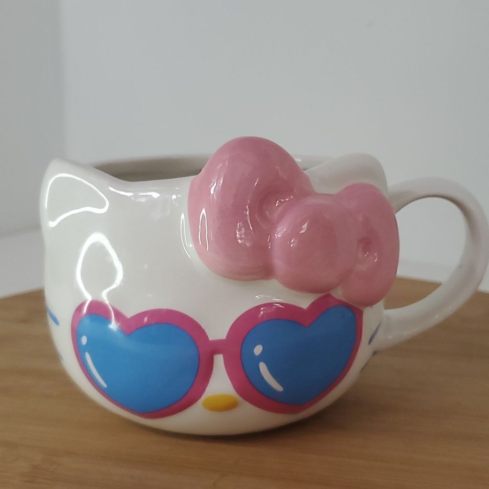 Hello Kitty by Sanrio Heart Sunglasses 20oz Ceramic Mug